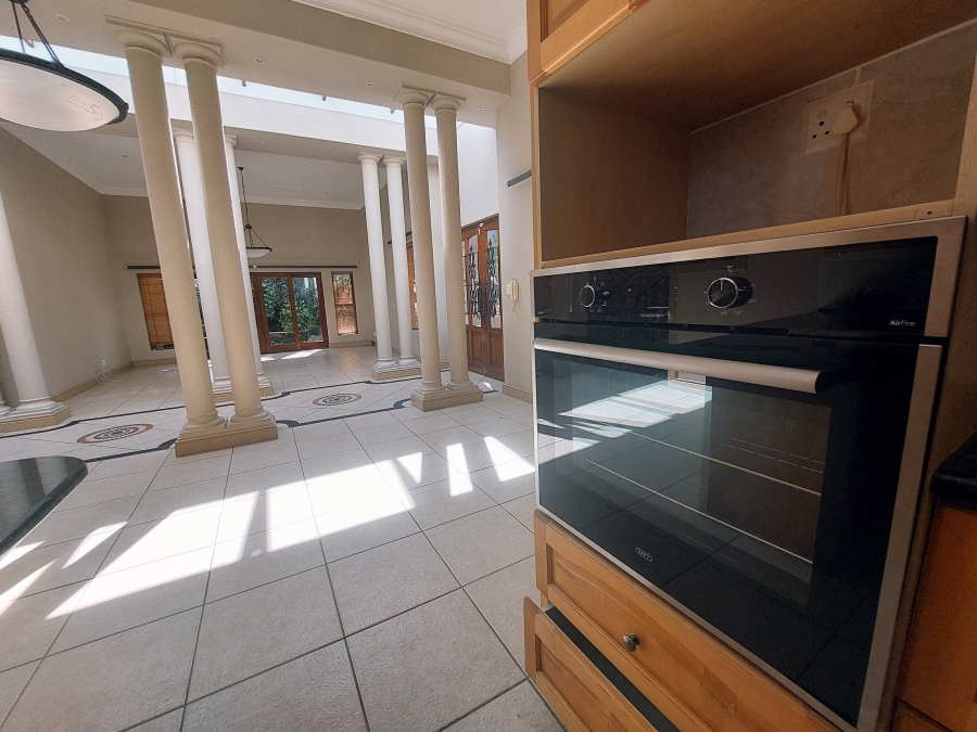 4 Bedroom Property for Sale in Panorama Western Cape